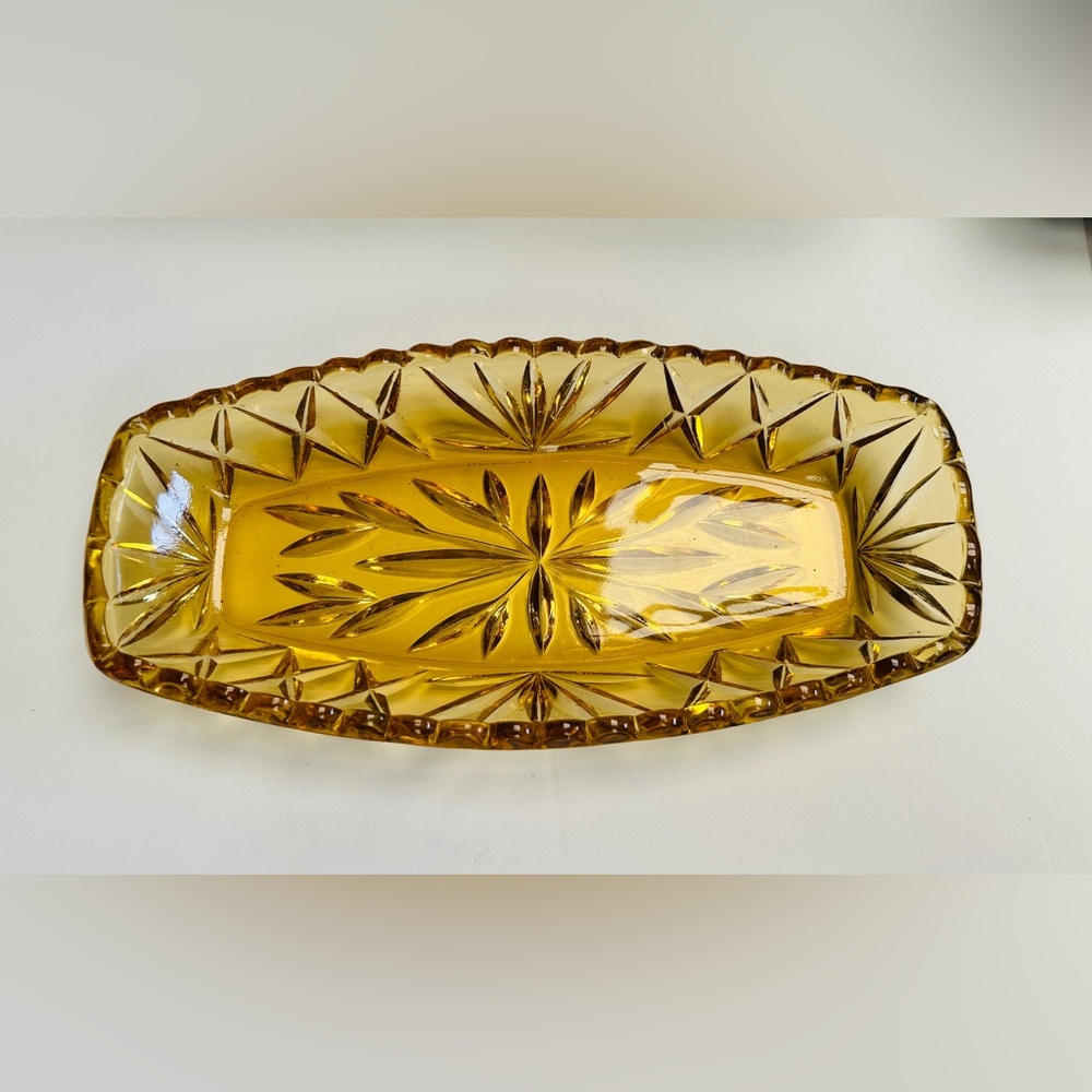 Hazel Atlas glass Celery dish in-prescut gold pattern. No blemishes!